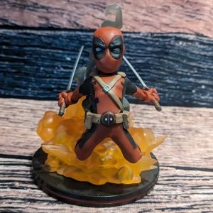 Deadpool Explosion Q Fig Mini-Statue